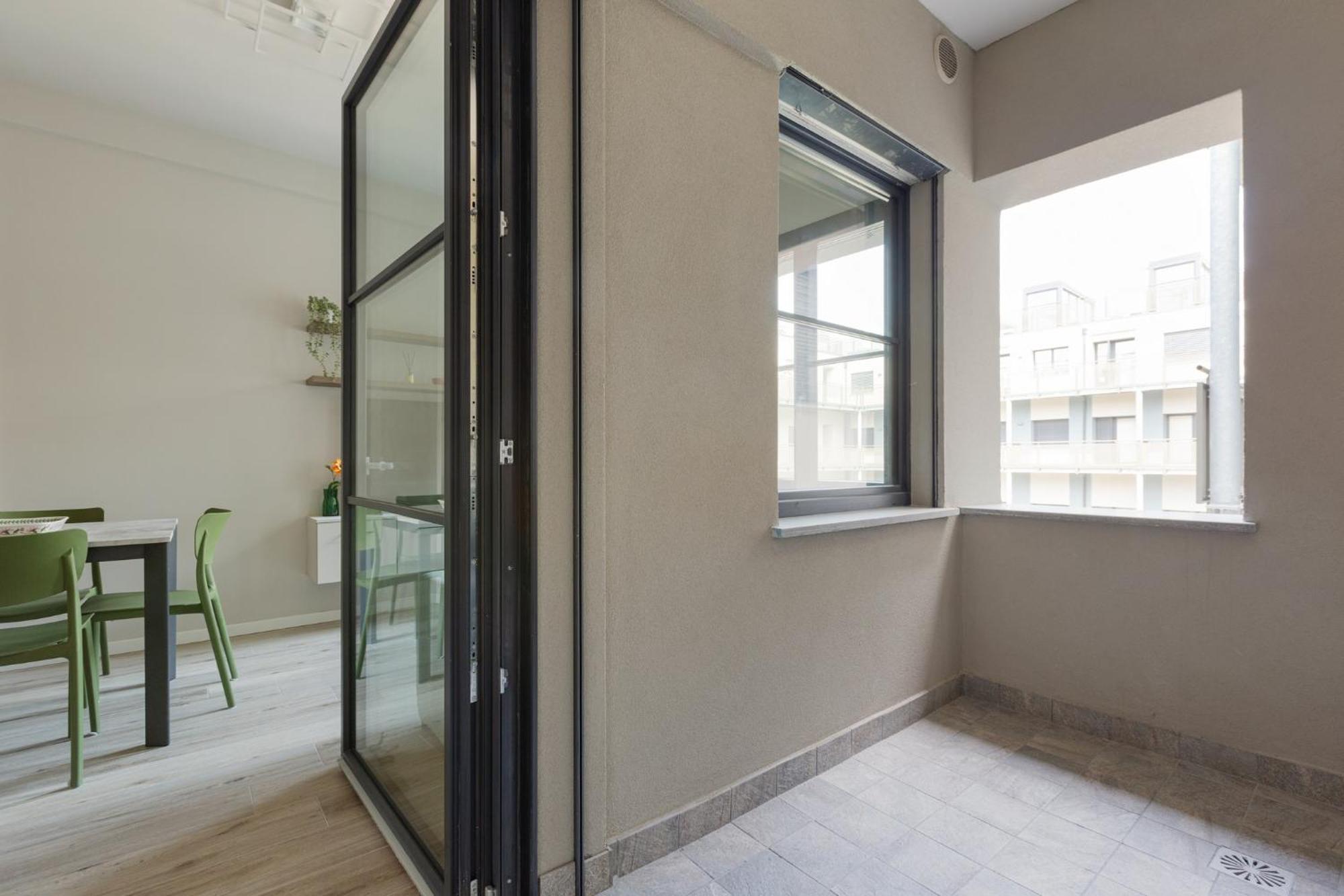 Apartment Superior With Veranda And Shared Swimming Pool Mailand
